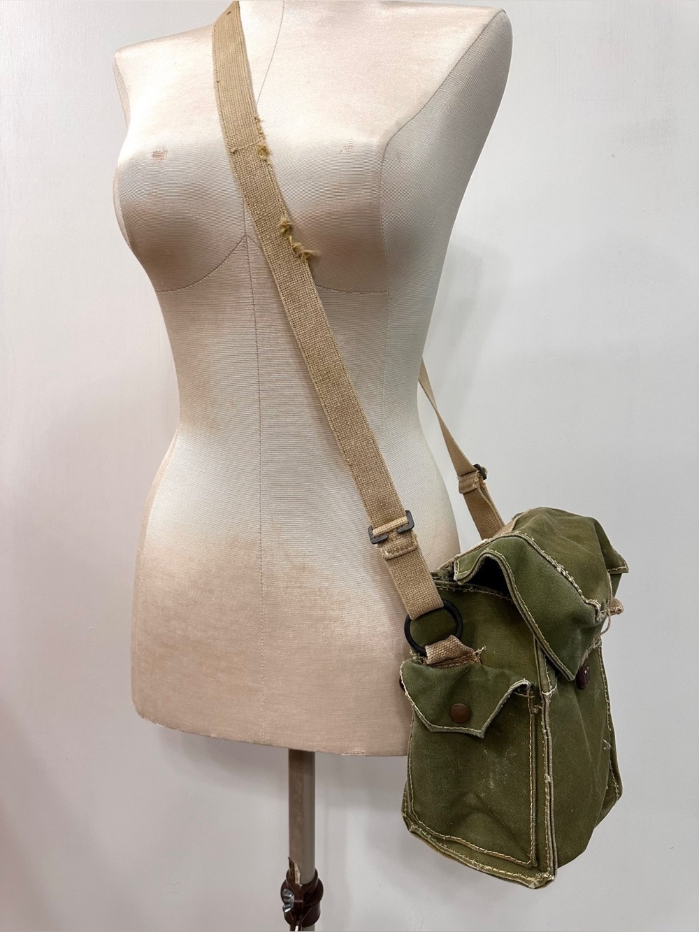 WW2 British Light II Respirator Gas Mask Bag Pouch Canvas